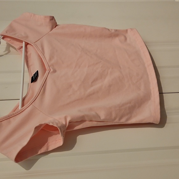 SHEIN PINK TOP - Picture 3 of 4